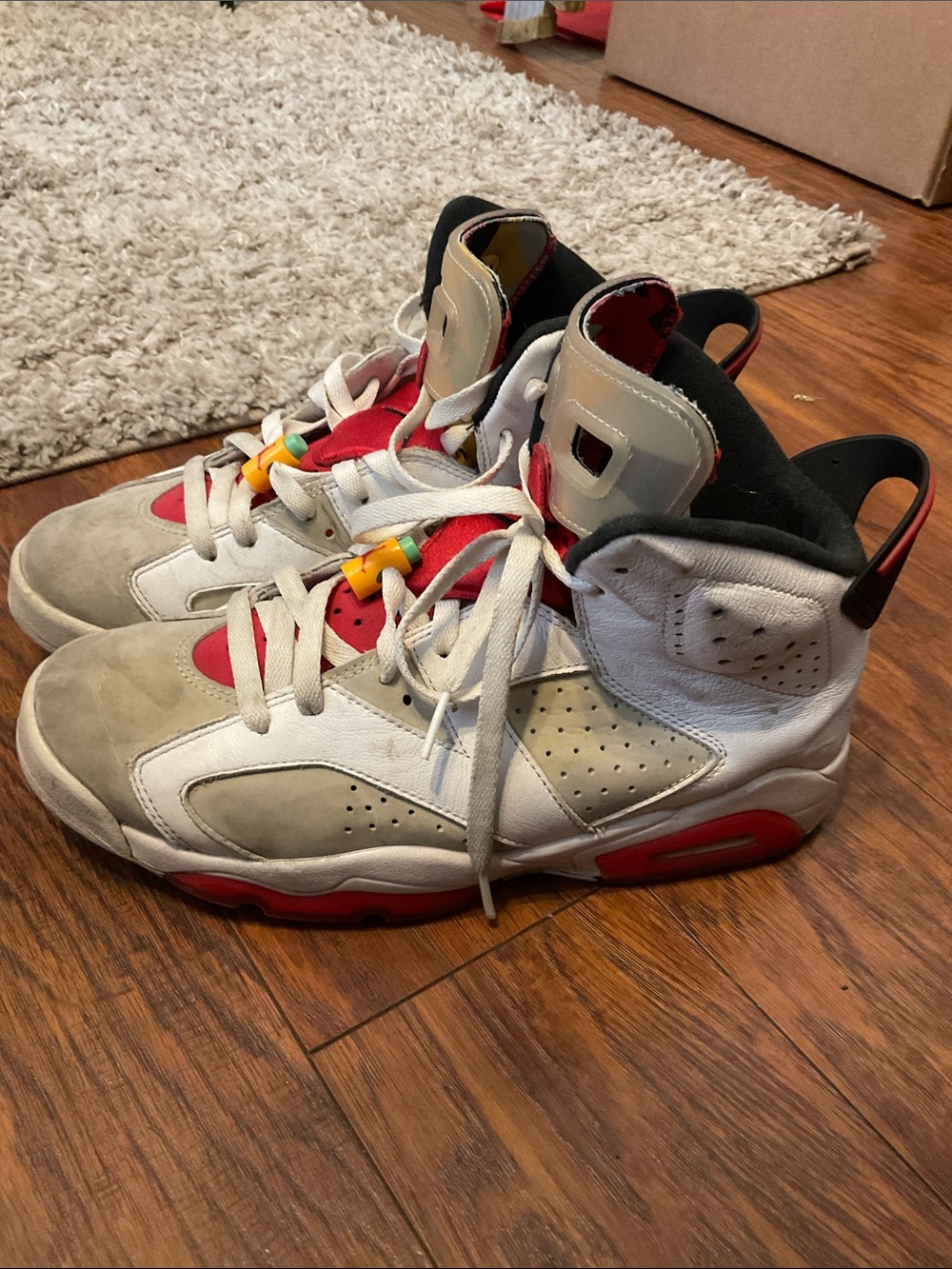 Air Jordan 6 Retro Hare Sz 8.5 Sneakers